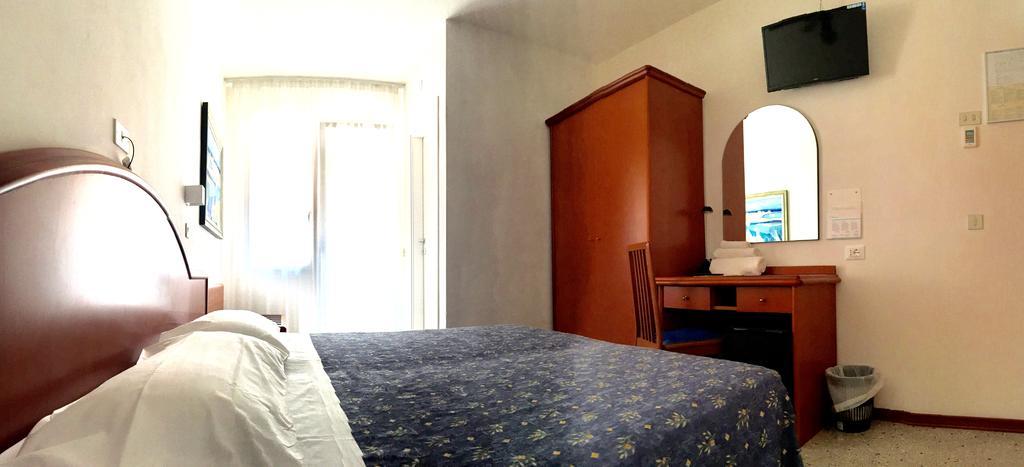 Hotel Villa Candia Lignano Sabbiadoro Eksteriør billede